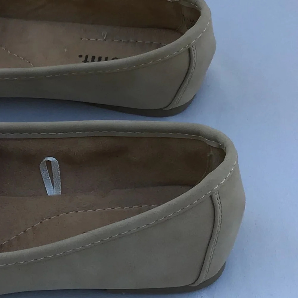 Whitemt. Women’s Perforated Beige Loafer Size 5.5 - Picture 4 of 8